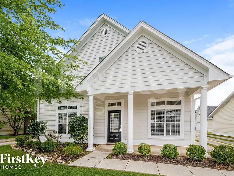 4598 Clubview Dr — Photo 1
