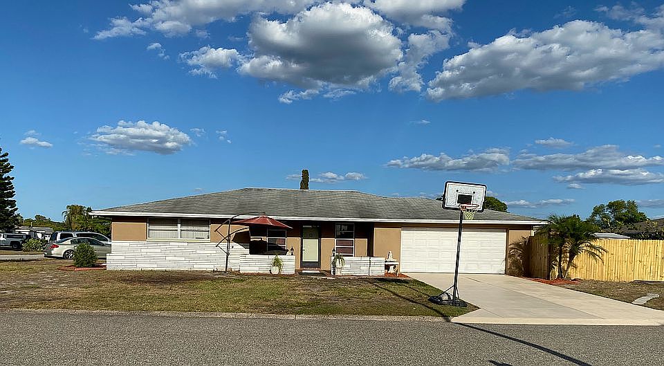 1st image of 10404 Huckleberry Dr