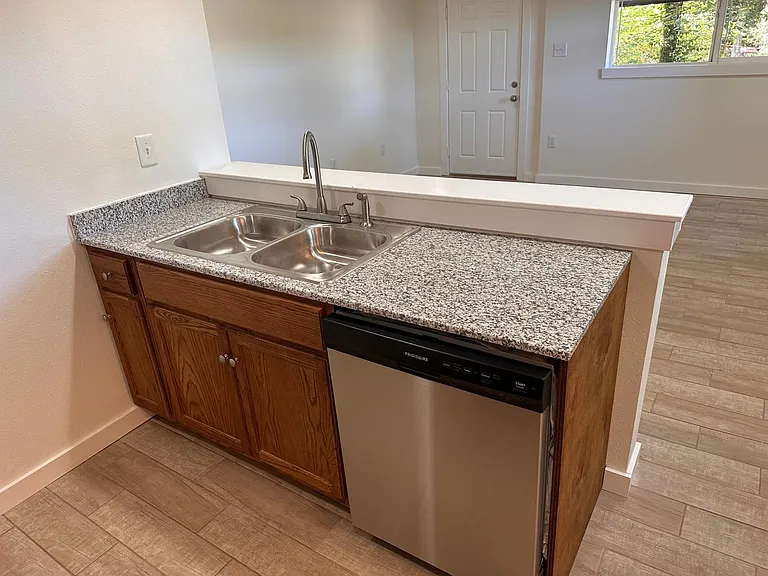 1816 N Double Springs Rd — Photo 4