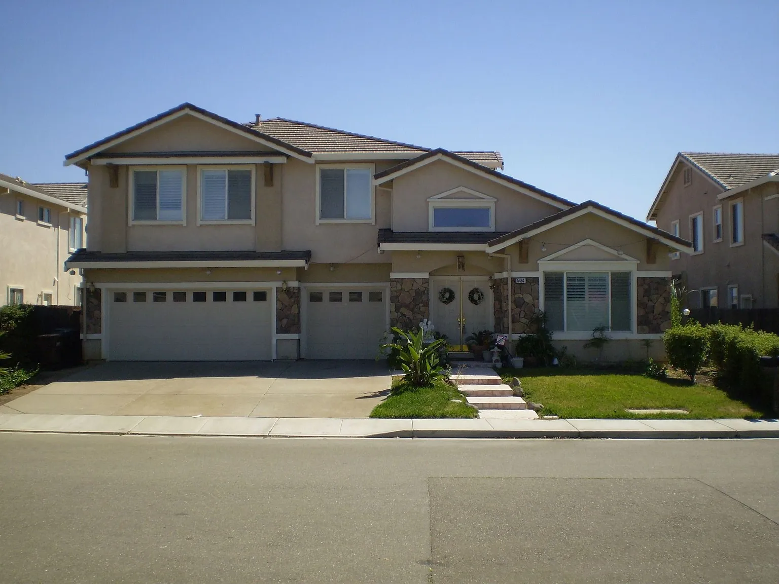 5484 Southwood Ct photo 1