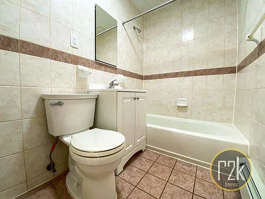 Rented by Realty 2000 Corp | media 7