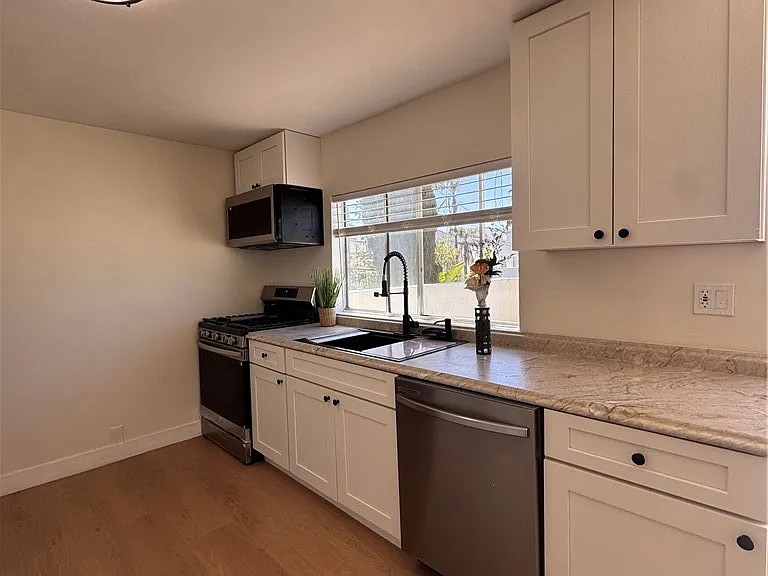 1734 Prospect Ave #B — Photo 7