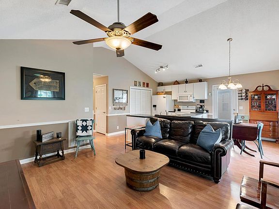 4th image of 2621 Hawk Eye Ct
