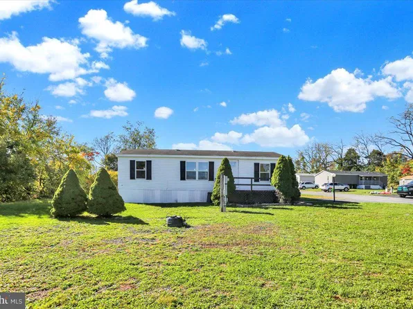 327 Oak St, Hamburg, PA 19526