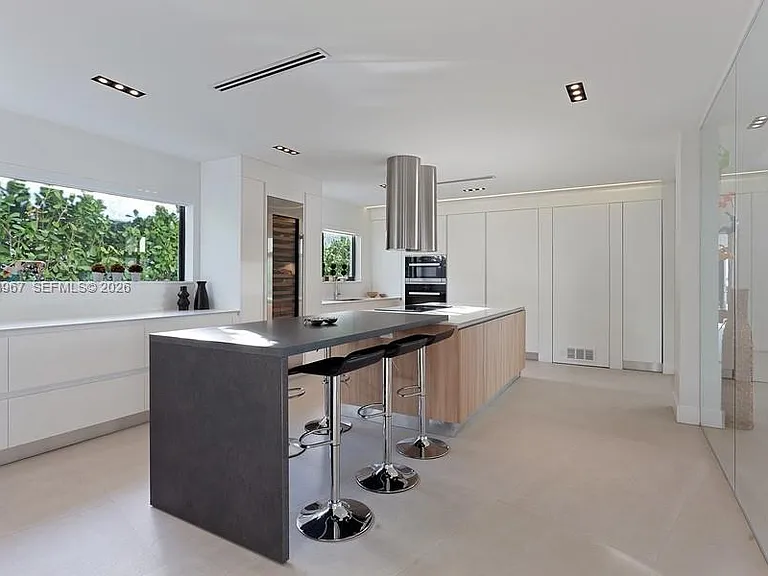 7972 Biscayne Point Cir — Photo 8