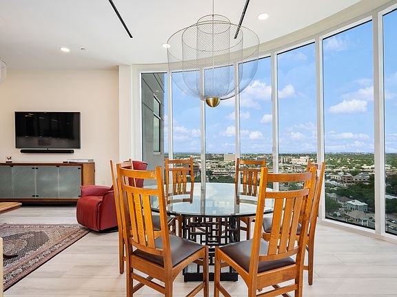 5th image of 123 Lexington Ave APT 1401