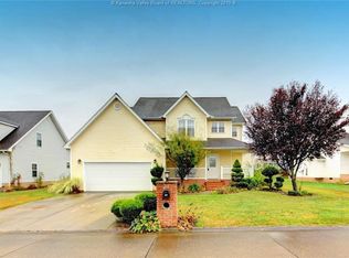 201 Parkstone Dr, Fraziers Bottom, WV 25082