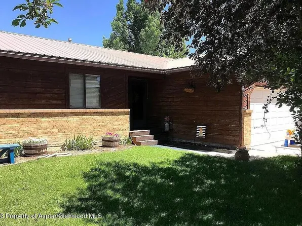 960 Tanglewood Ln, Rangely, CO 81648