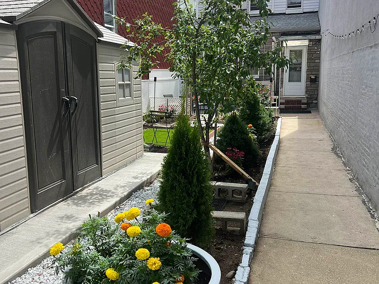 4 Saint Johns Rd #H — Photo 2