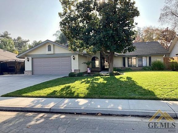 3rd image of 8729 Sierra Oak Dr