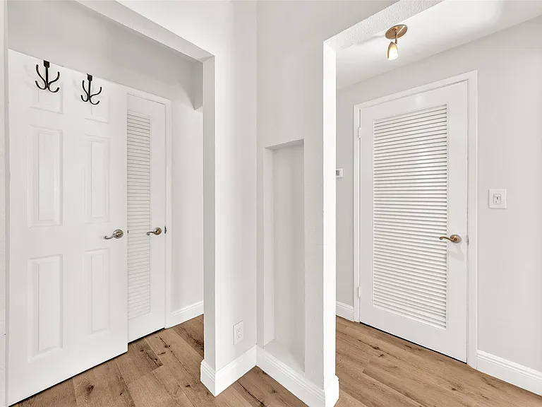 805 NE 17th Ave #4 — Photo 19