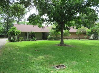 418 Rolling Wood Rd, Baytown, TX 77520