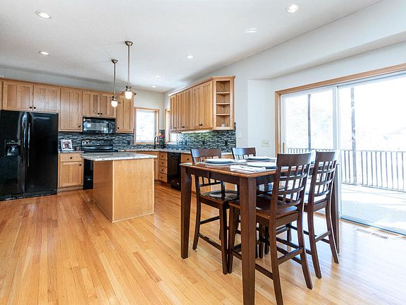 5th image of 13005 Zilla St NW