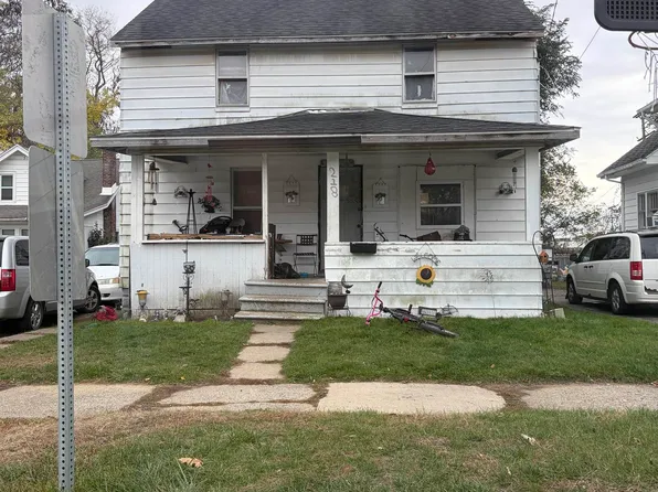218 E Livingston Dr, Flint, MI 48503