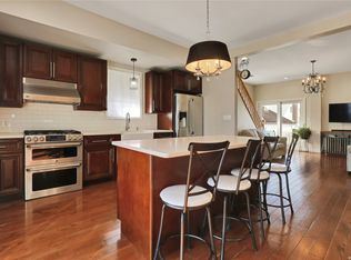 5 Hunter Ave, Valley Stream, NY 11580