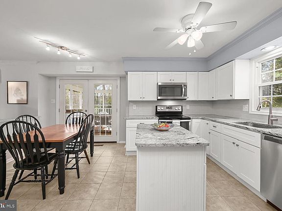4th image of 10274 Burleigh Cottage Ln