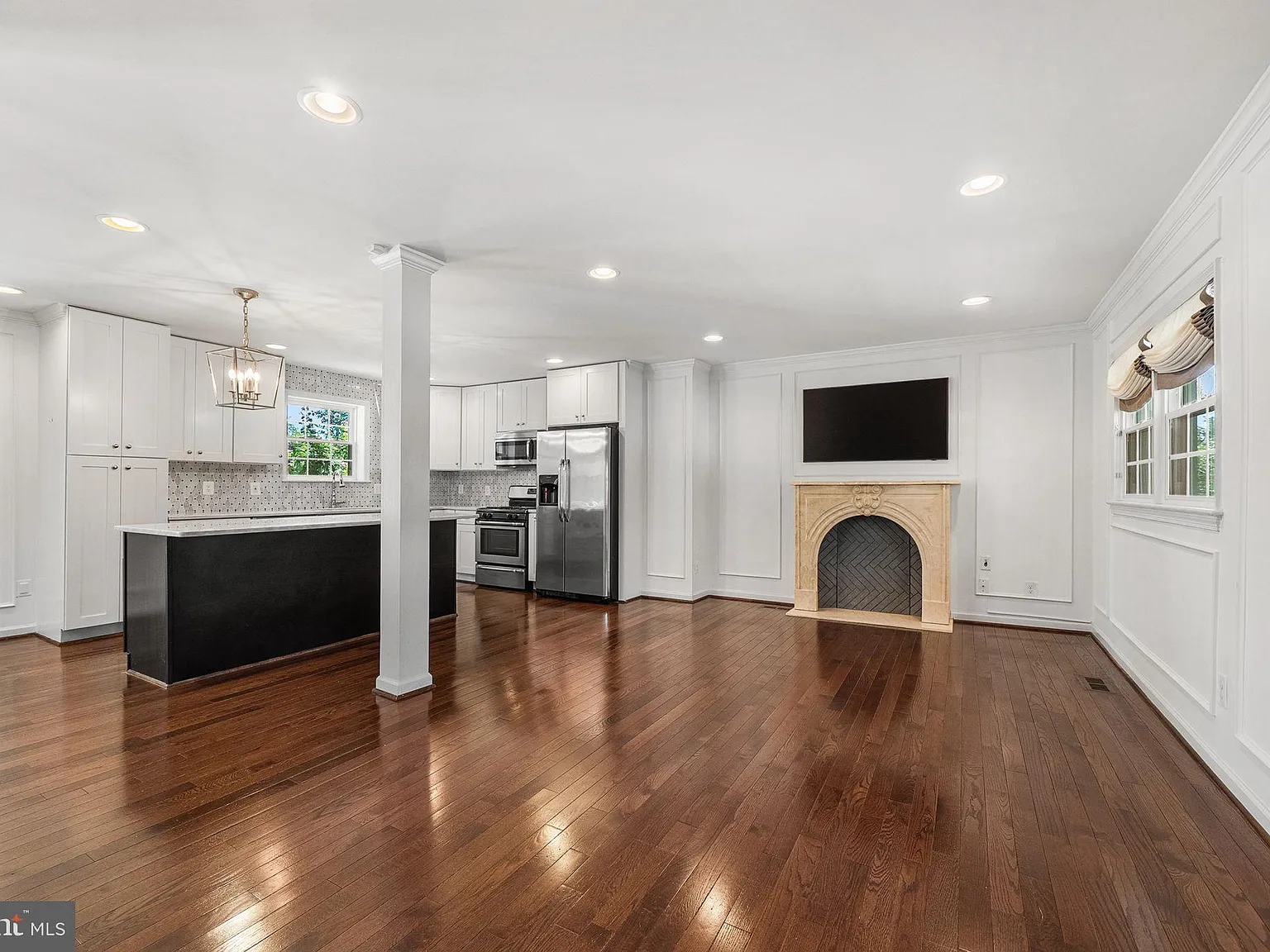 4 bed, 3.5 bath, 2550 sqft, $5,250 — Photo 3