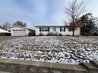 400 9th St NE, Little Falls, MN 56345