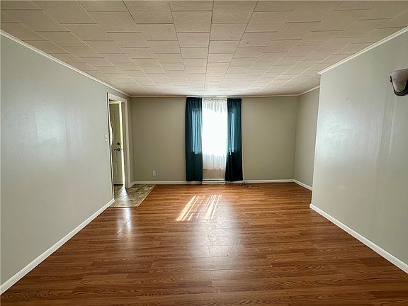 5th image of 704 Purdum St