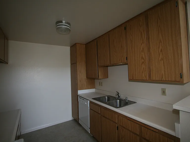 3637 Clarington Ave #213 — Photo 112