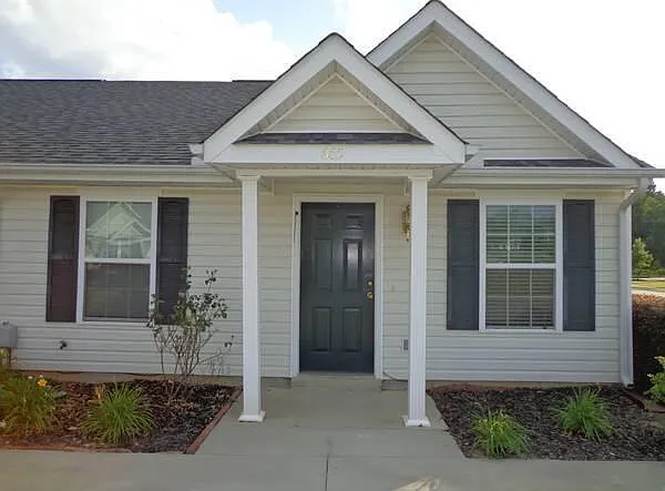 665 Brook Trl — Photo 2