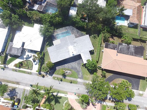 3rd image of 58 Shore Dr W