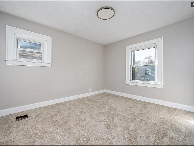 1132 Peters Ave — Photo 21