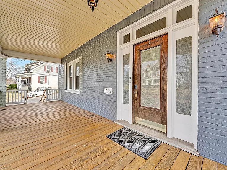 1602 Memorial Ave SW — Photo 11