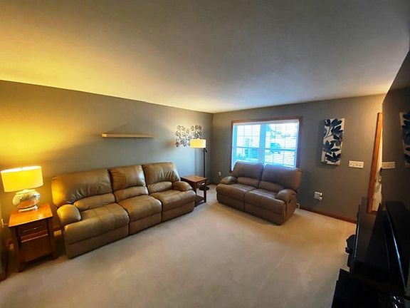 4th image of 2705 Loveland Ave