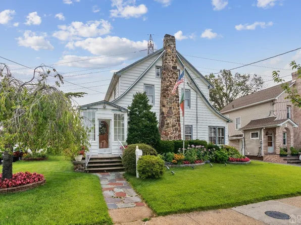 30 Post Blvd, Carteret, NJ 07008