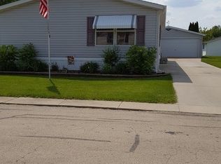 1031 S 10th St, Dekalb, IL 60115