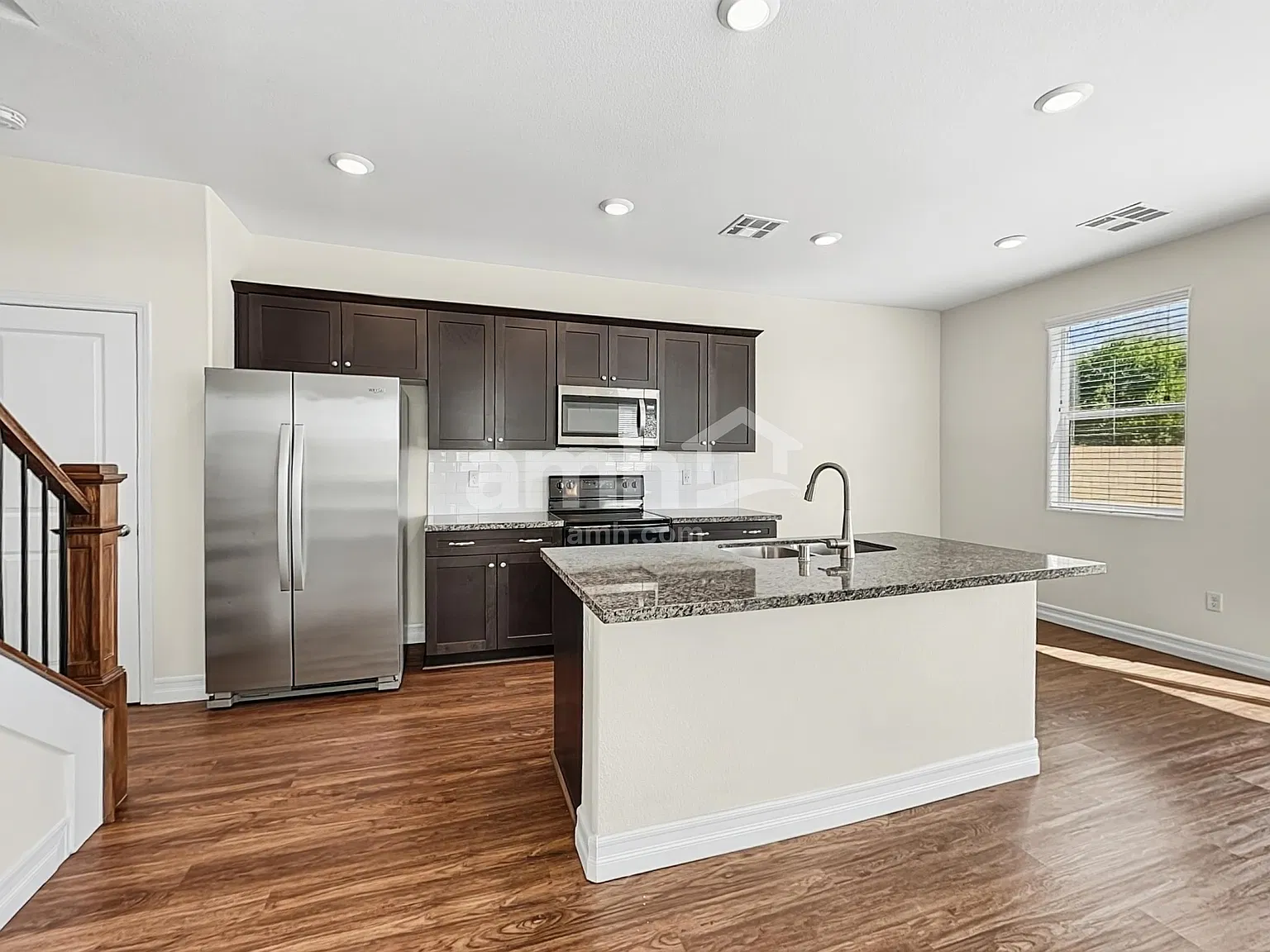 4 bed, 3.0 bath, 2213 sqft, $2,450 — Photo 4