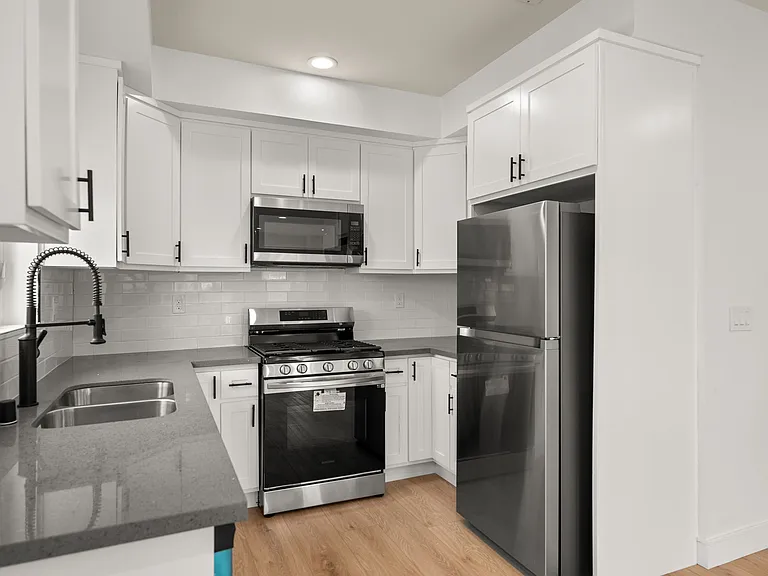 11553 Kittridge St #1 — Photo 7