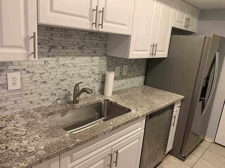 900 Crestwood Ct S #907 — Photo 5