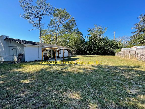 5th image of 4608 SE 1st Pl