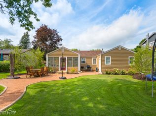 28177 W Fox River Rd, Cary, IL 60013