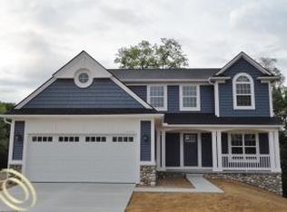 1110 Riverstone Cir, Milford, MI 48381