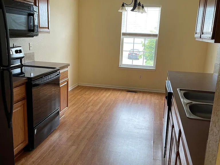 710 NW Scenic Ln — Photo 5