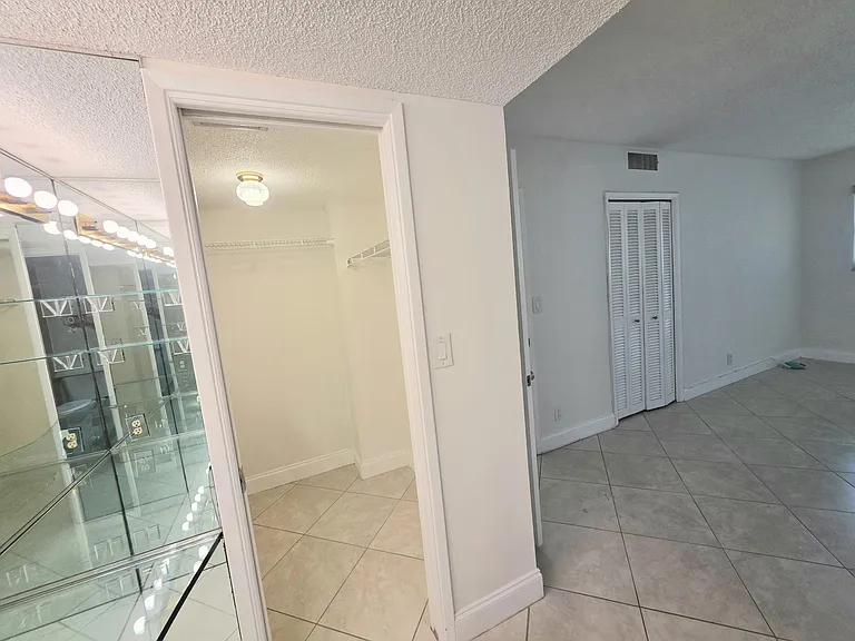 3100 NE 48th Ct #113 — Photo 30