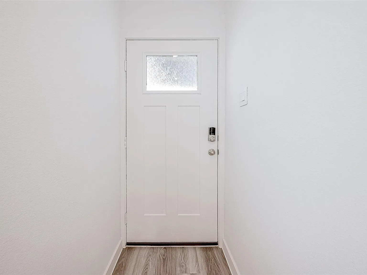 4 bed, 2.5 bath, 2166 sqft, $2,550 — Photo 4
