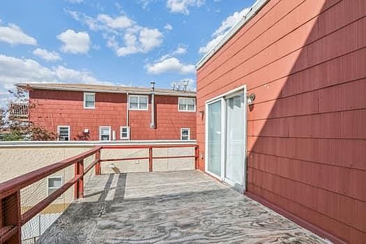 3rd image of 6417 Grand Ave Floor 1