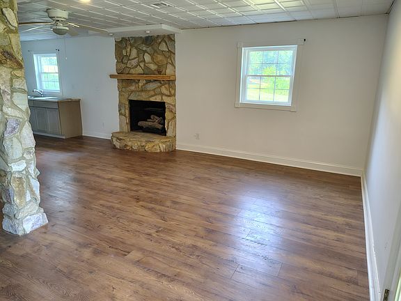 5th image of 1415 Clearwater Dr