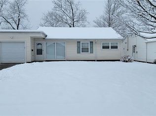 1104 Ranchland Dr, Mayfield Heights, OH 44124