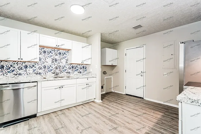 5203 Drivemere Rd — Photo 5