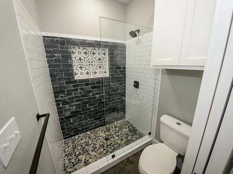 612 E Shepherd St — Photo 3