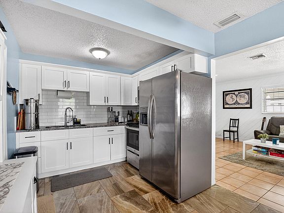 2nd image of 5721 Coconut Road