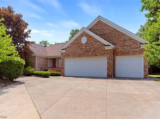 372 W Kilbridge Dr, Cleveland, OH 44143