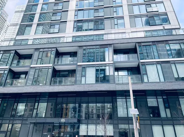 65 Mutual St #704, Toronto, ON M5B 0E5