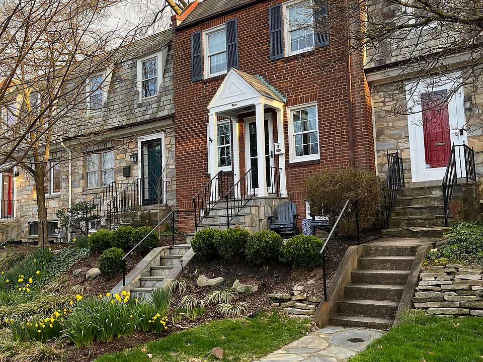 1st image of 9 E Rosemont Ave