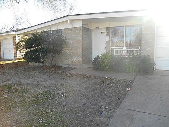 2nd image of 410 Carver St